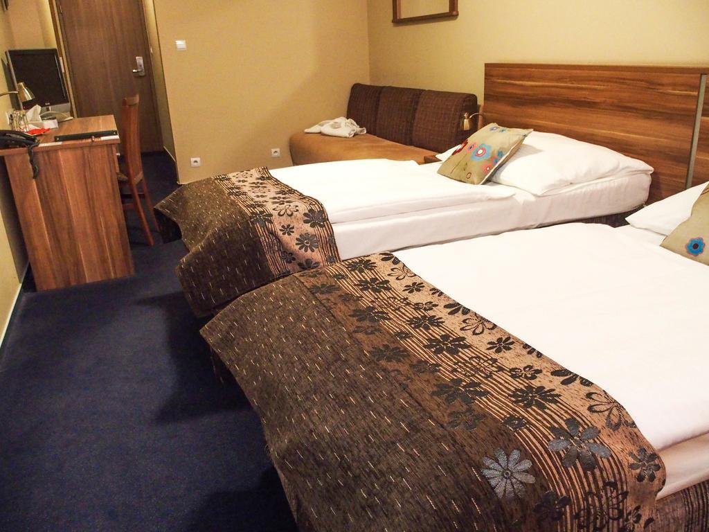 Hotel Victoria Мартин Екстериор снимка