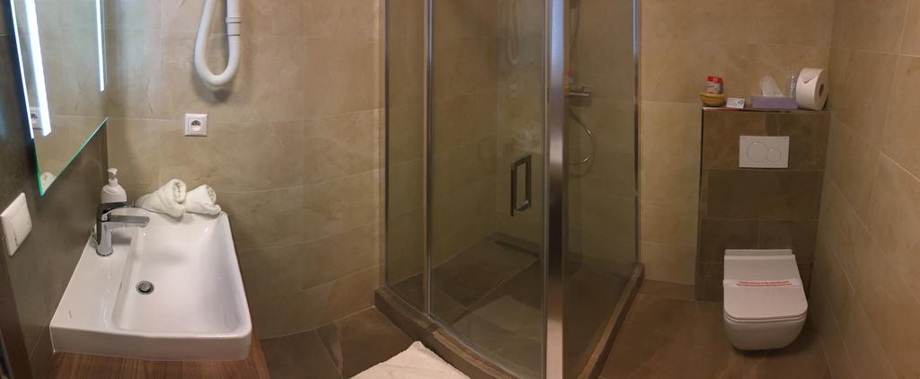 Hotel Victoria Мартин Екстериор снимка
