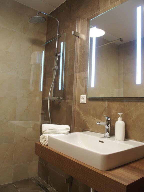 Hotel Victoria Мартин Екстериор снимка